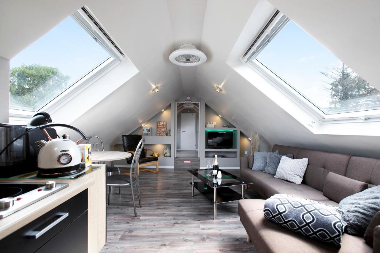 Uhses Ferienwohnung Heide  Exteriör bild