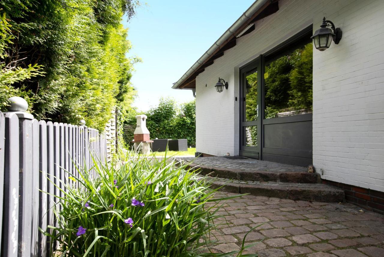 Uhses Ferienwohnung Heide  Exteriör bild